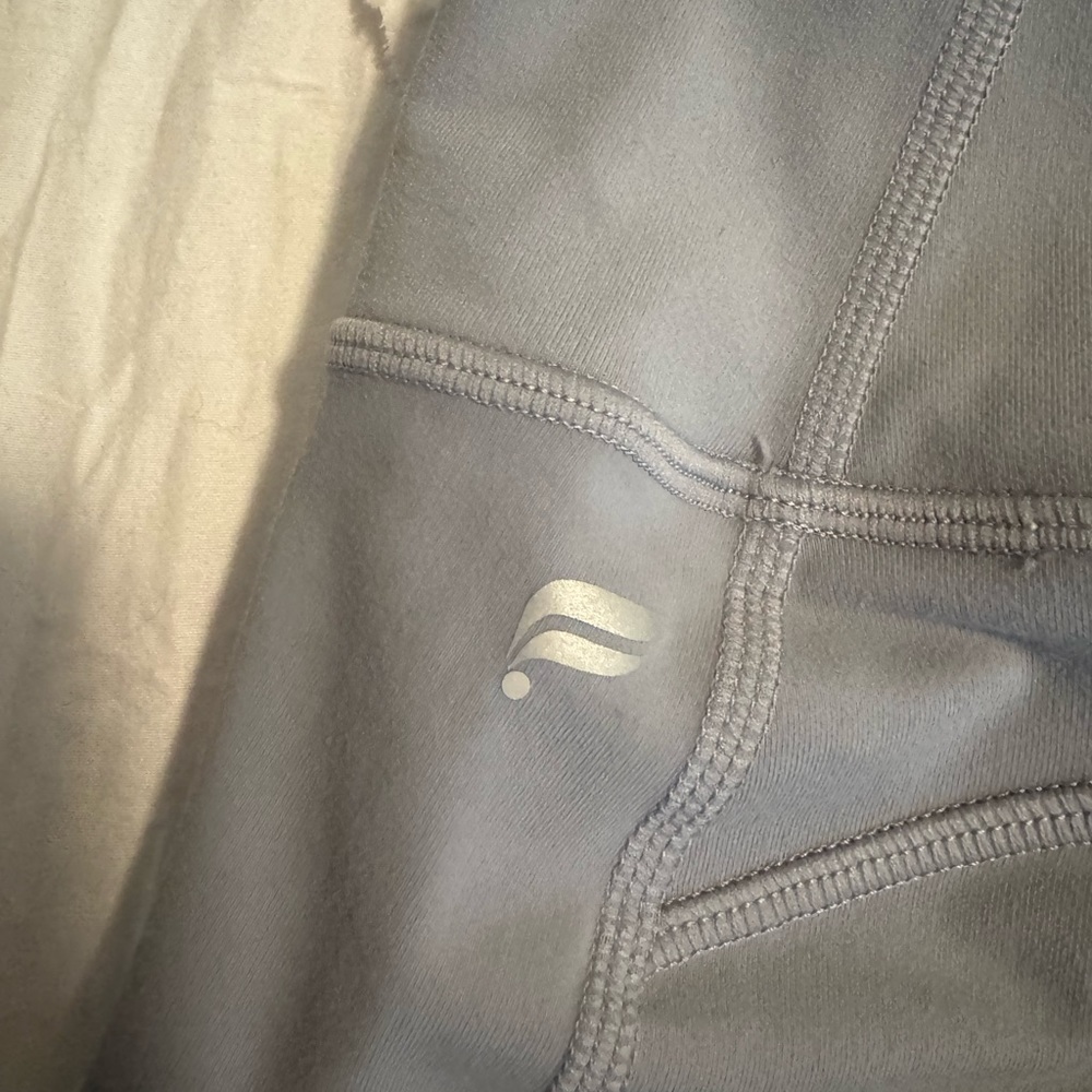✨FABLETICS LEGGINGS - Picture 4 of 8